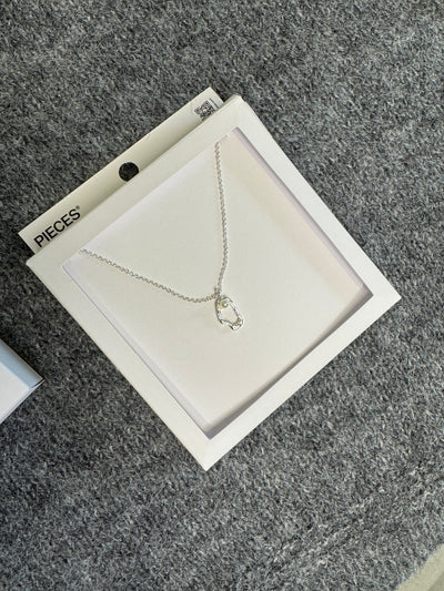 Marie necklace