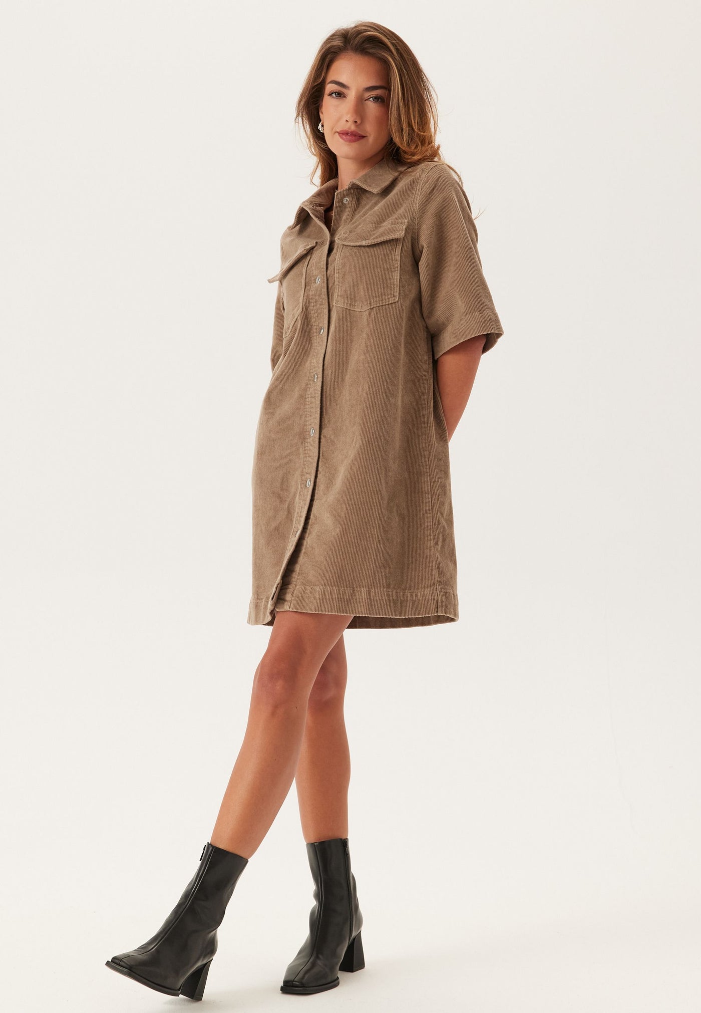 Fenja short corduroy dress