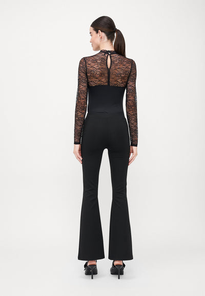 Sia v-neck lace body