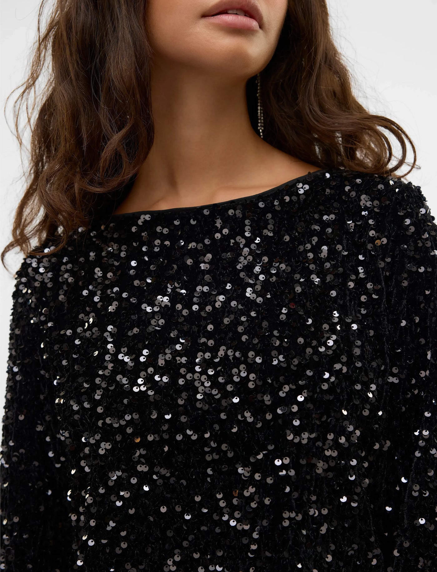Bella boatneck sequins