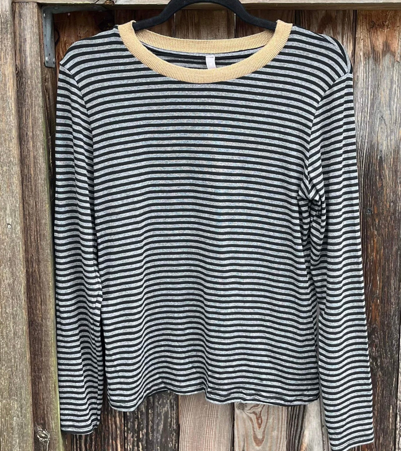 T-shirt black stripe