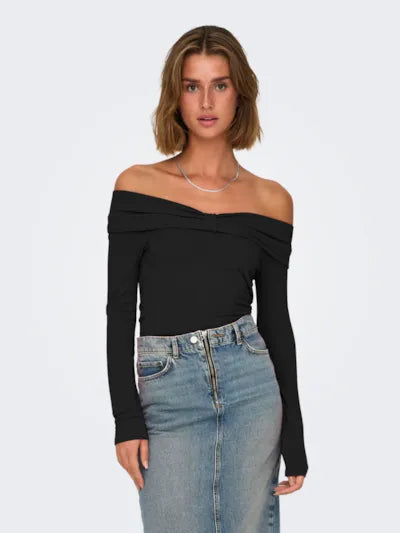 Fayola off shoulder